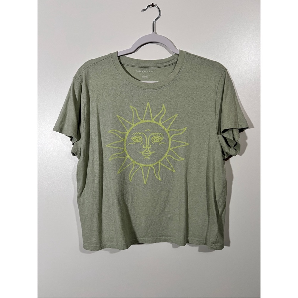 AE Crop Tee in Light Green with Sun Design Size XL
